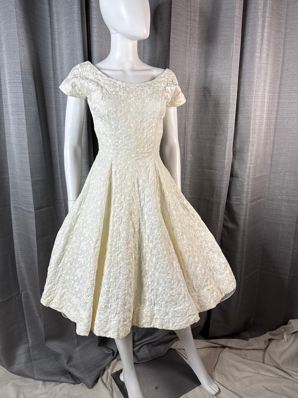 Vintage 50s Off White Embroidered Cotton Wedding Dress Sz XS